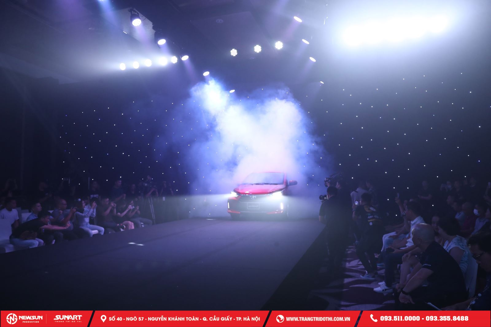 Thi công lắp đặt sân khấu sự kiện lễ ra mắt xe Toyota Wigo 